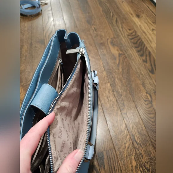 Michael Kors Purse - Picture 6 of 9